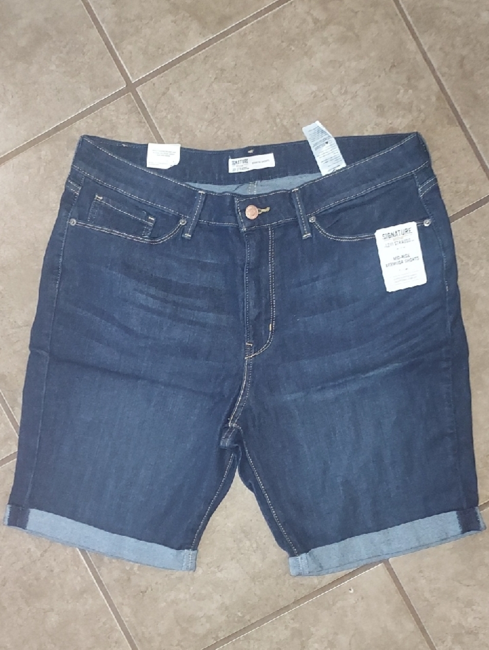 NWT Dark Blue Denim Rolled Hem Levi Shorts